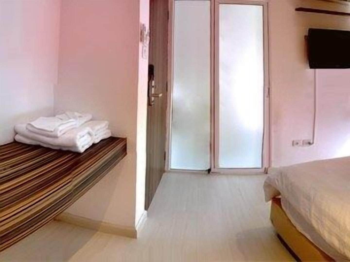 Nantra Ekkamai Hotel Бангкок Экстерьер фото