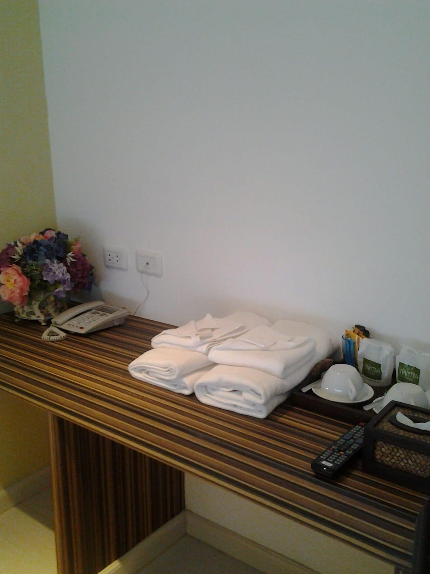 Nantra Ekkamai Hotel Бангкок Экстерьер фото