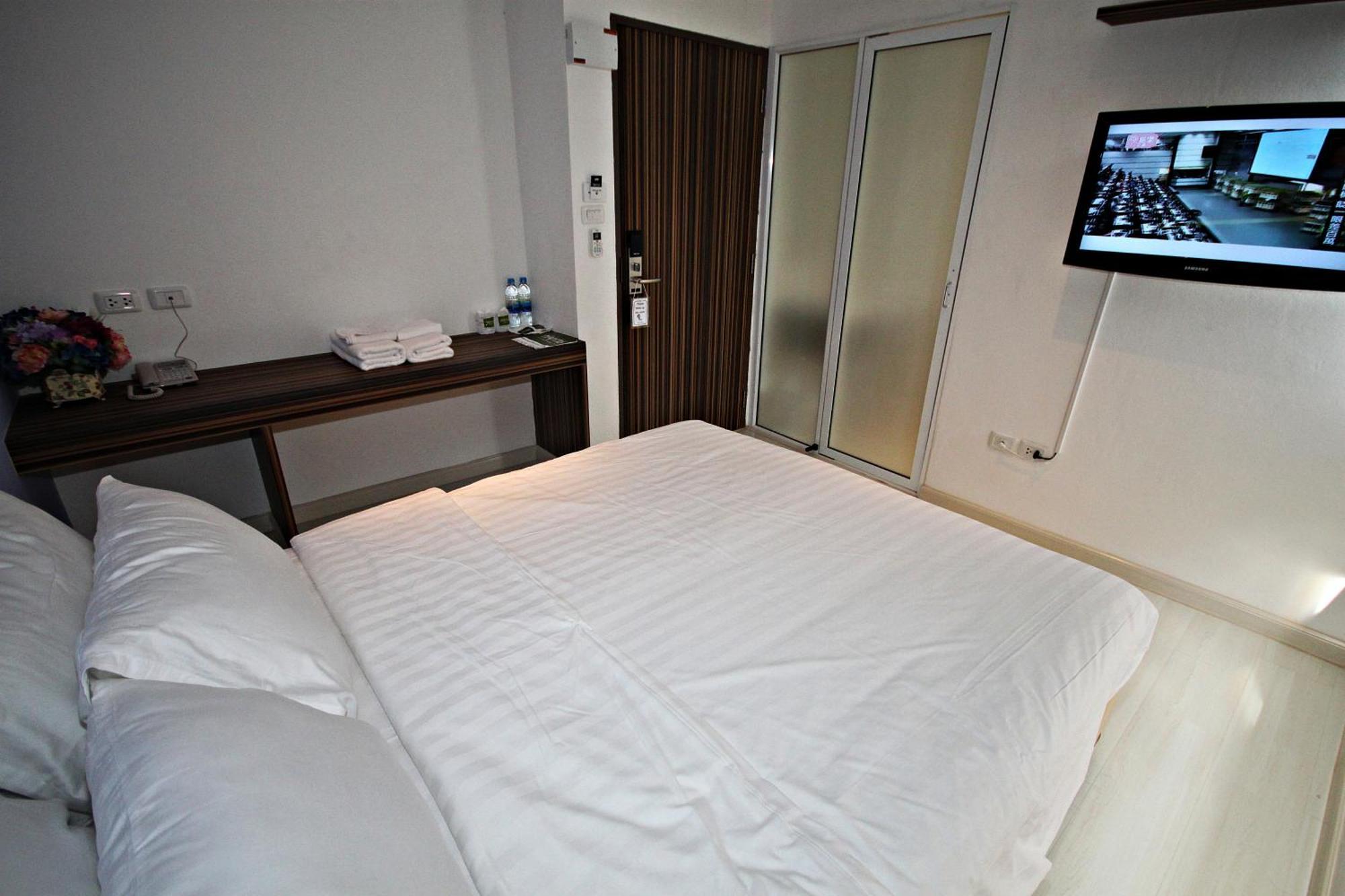 Nantra Ekkamai Hotel Бангкок Экстерьер фото