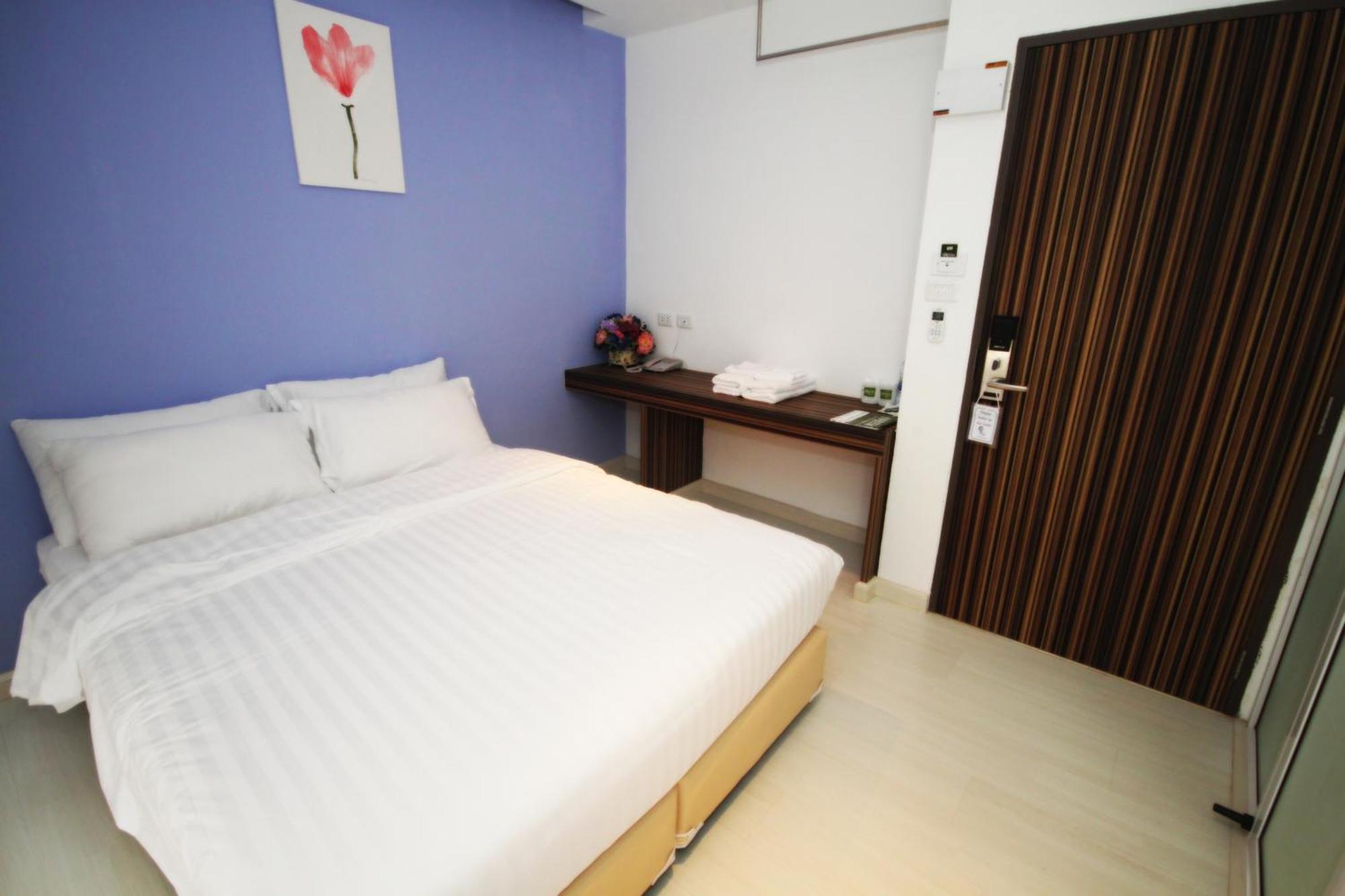 Nantra Ekkamai Hotel Бангкок Экстерьер фото